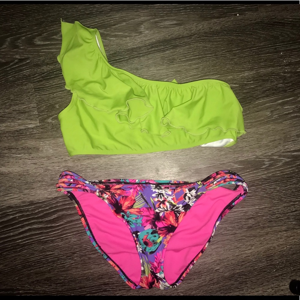One shoulder bikini
